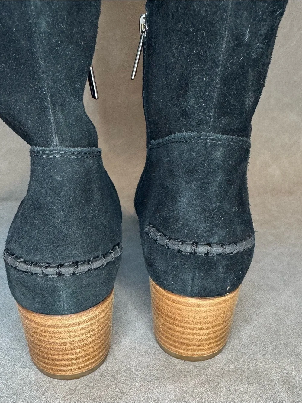 UGG 1104632 Women’s Black Suede Knee High Block Heel Boots Side Zip Size 7